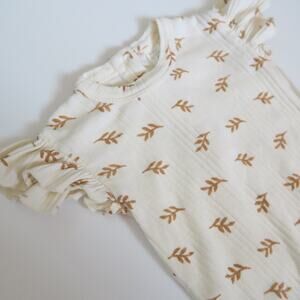 Kate Quinn 3-6M Oatmeal Leaf Print Baby Bodysuit Ruffle Sleeve Organic Cotton